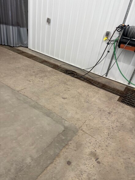 More Photos Of 2318 Ridge Rd, Eau Claire Warehouse For Lease