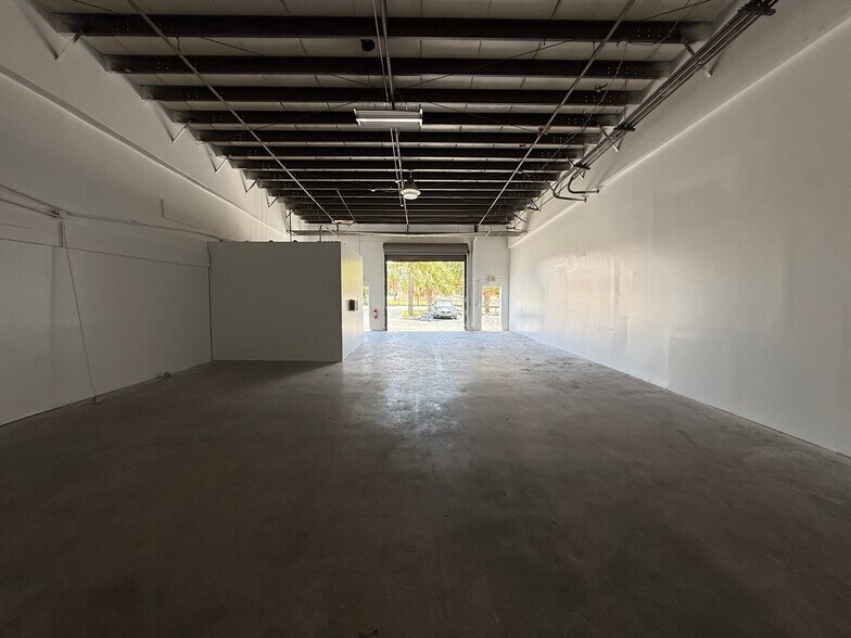 More Photos Of 1300 Old Dixie Hwy, Lake Park Unknown For Lease