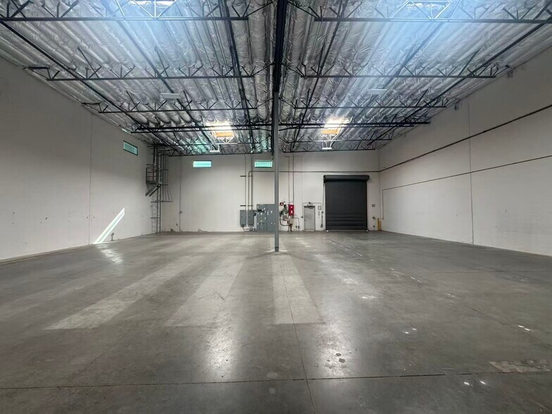 More Photos Of 16 Goddard, Irvine Light Manufacturing For Lease