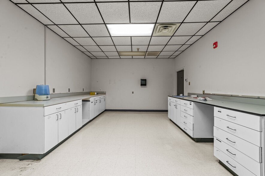 More Photos Of 2107 Black Creek Rd SE, Wilson Warehouse For Lease