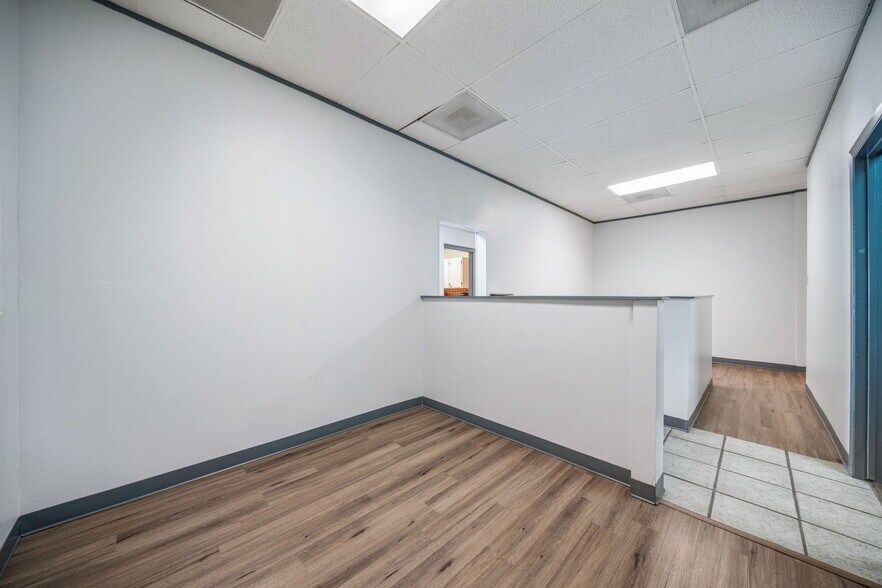 More Photos Of 201 W Poplar St, San Antonio Medical For Sale