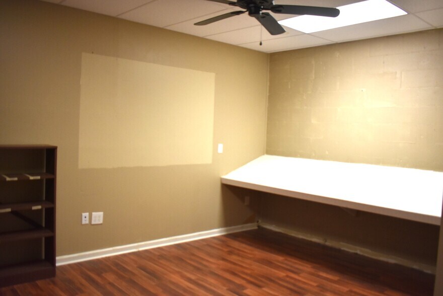 More Photos Of 104 N College St, Gadsden General Retail For Sale