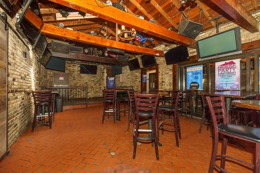 More Photos Of 948-952 W Webster Ave, Chicago Storefront Retail Residential For Lease