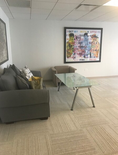 More Photos Of 50 E Washington St, Chicago Office For Sale