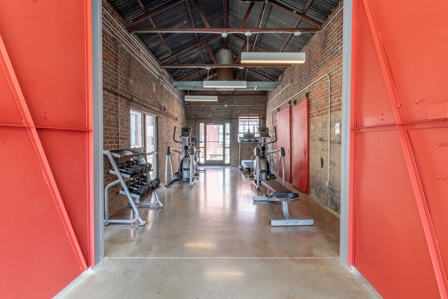 More Photos Of 1131 Commerce St, Petersburg Apartments For Sale