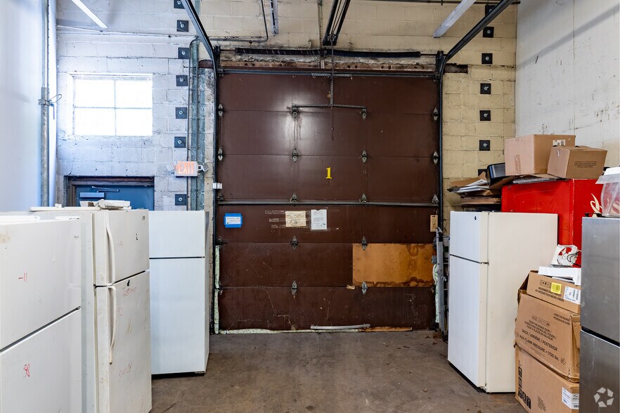 More Photos Of 25-45 Rutter St, Rochester Warehouse For Lease