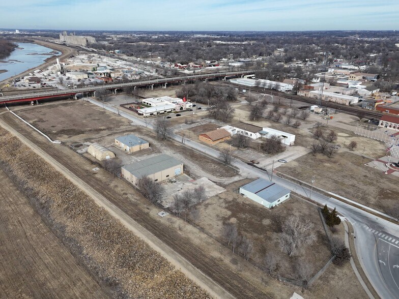 More Photos Of 225 NW Curtis St, Topeka Land For Sale