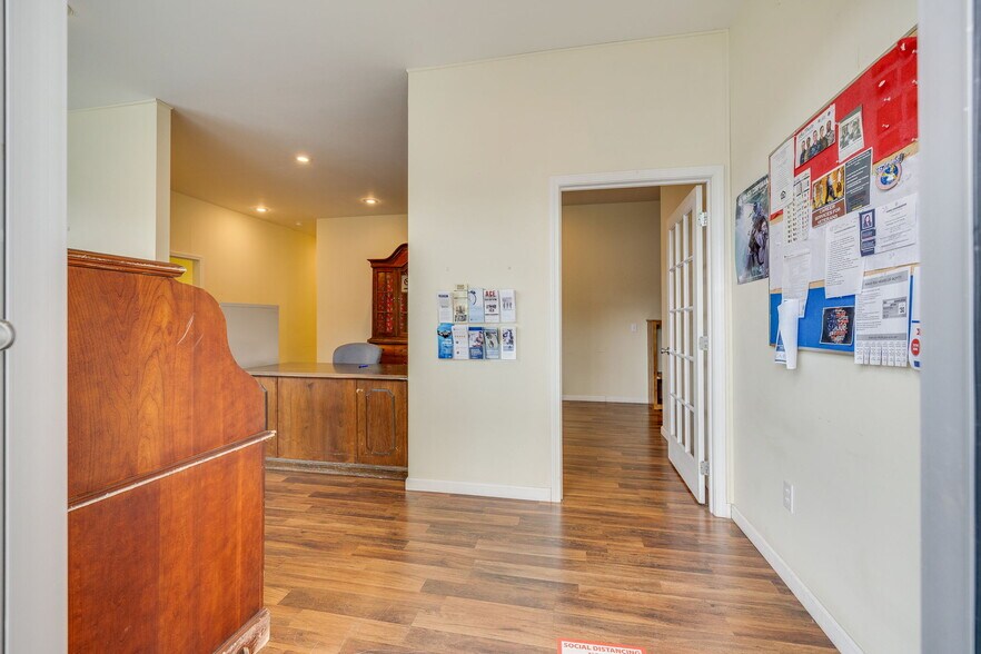 More Photos Of 3815 Highway 66 S, Rogersville Office For Lease