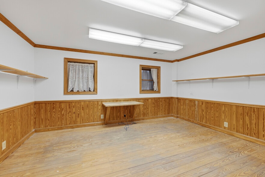 More Photos Of 966 Greensboro Rd, Eatonton Flex For Lease