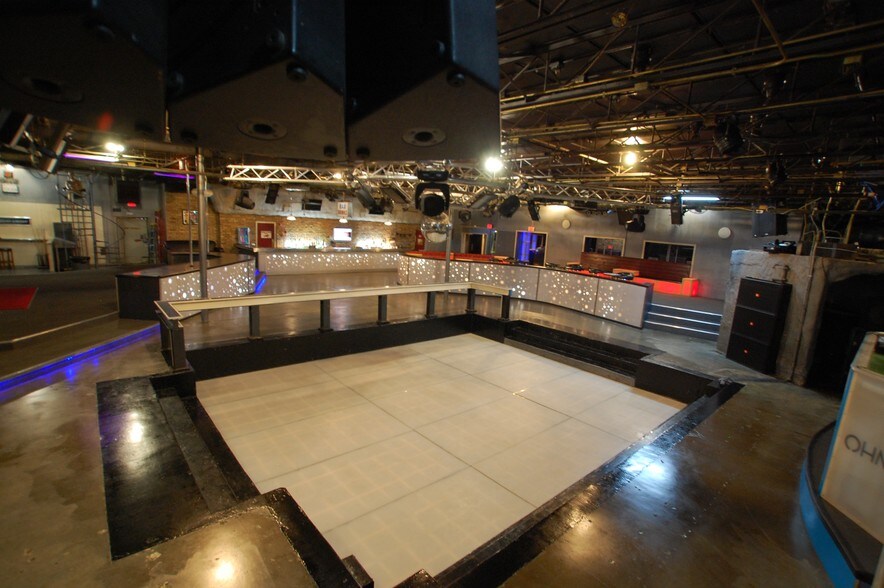 More Photos Of 2211 4th St, Lubbock General Retail For Sale