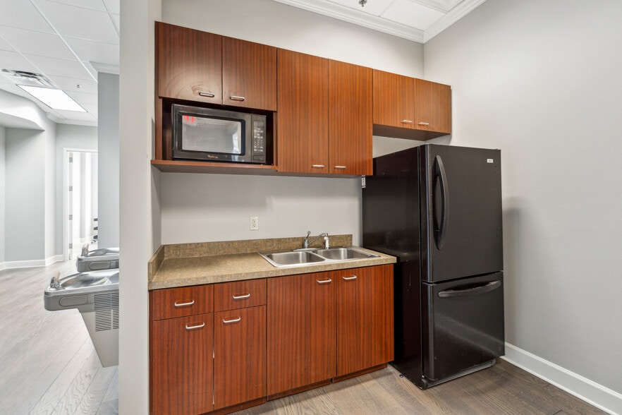 More Photos Of 1300 Peachtree Industrial Blvd, Suwanee Storefront Retail Office For Sale