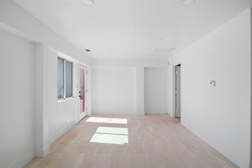 More Photos Of 1649 Carnegie St, Turlock Warehouse For Lease