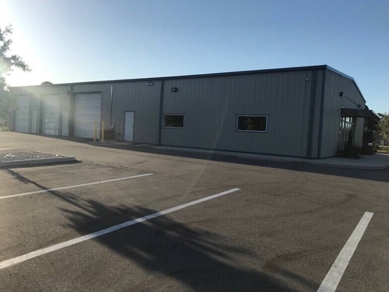 More Photos Of Saint Johns Bluff Rd N, Jacksonville Auto Repair For Lease