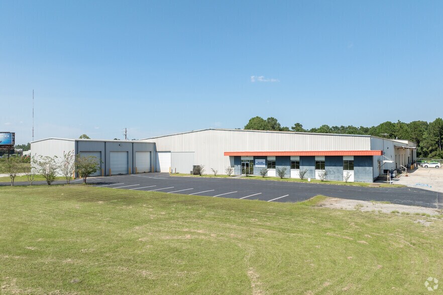 Primary Photo Of 1854 E I65 Service Rd N, Mobile Warehouse For Sale