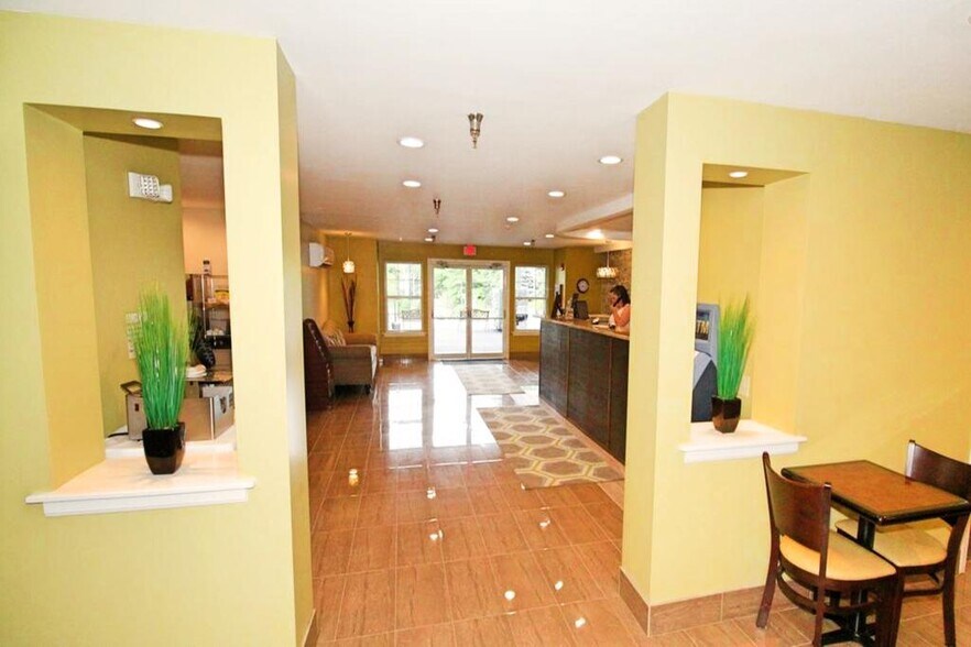 More Photos Of 373 Norwich Westerly Rd, North Stonington Hotel For Sale