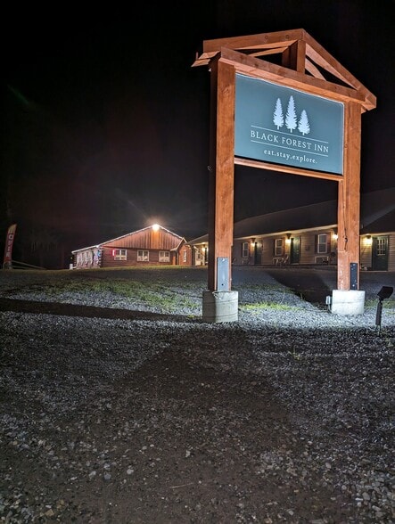 More Photos Of 32600 N State Route 44, Slate Run Hotel For Sale