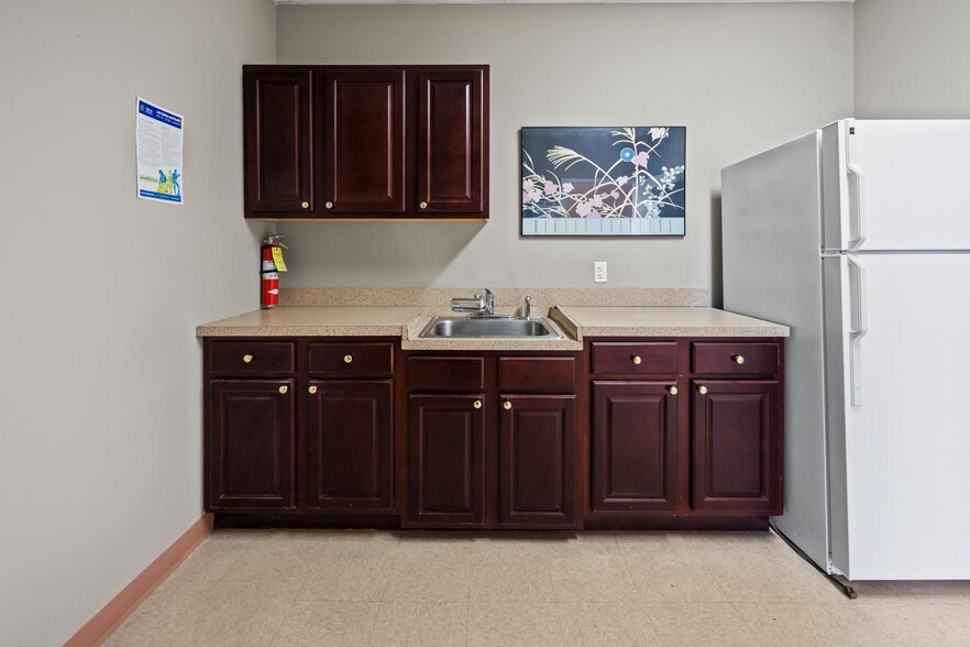 More Photos Of 1374 Whitehorse Hamilton Square Rd, Hamilton Office For Sale