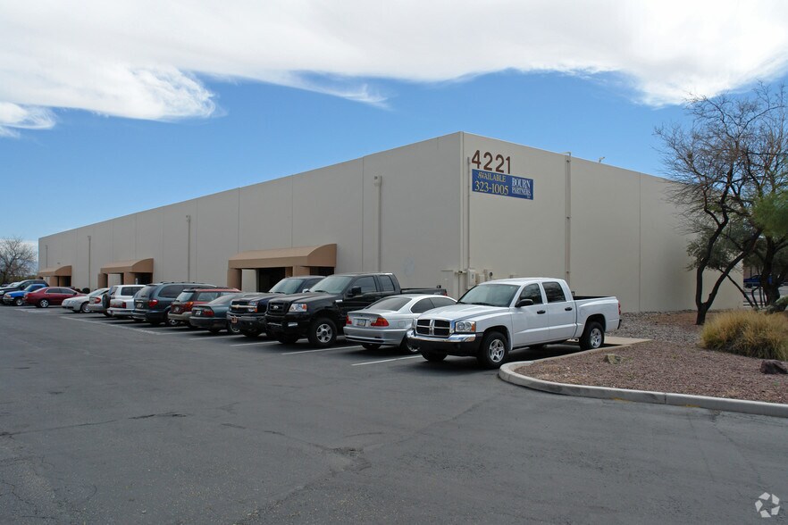 More Photos Of 4221 S Santa Rita Ave, Tucson Warehouse For Lease