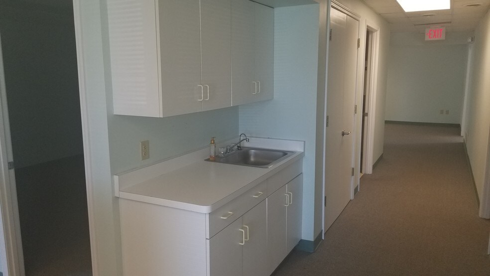 More Photos Of 121 Erie Canal Dr, Rochester Medical For Sale