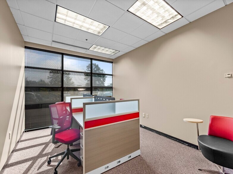More Photos Of 174 Clarkson Rd, Ballwin Office For Sale