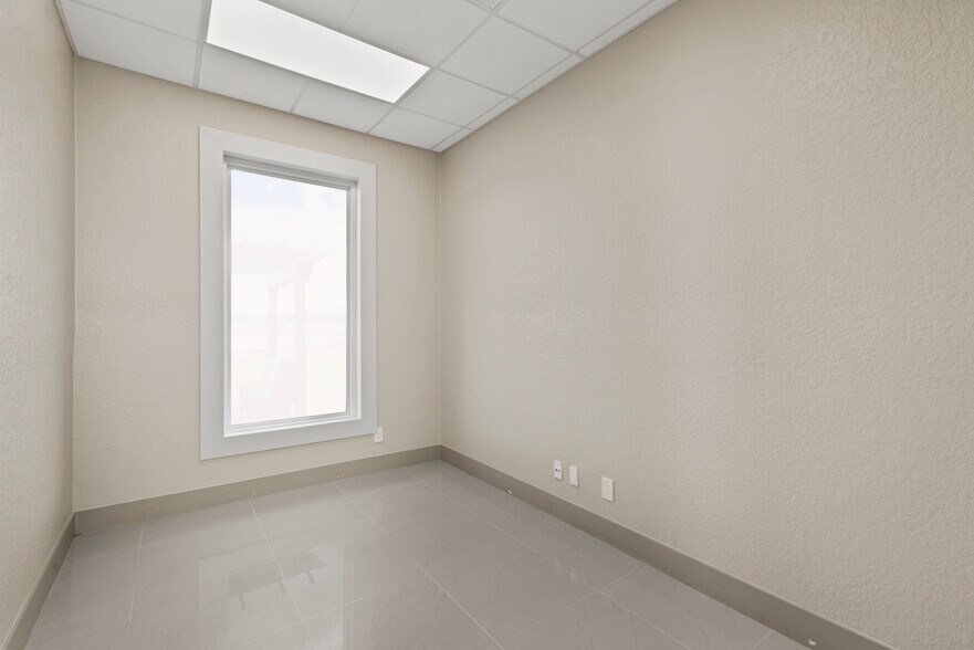 More Photos Of 431 N Kirkman Rd, Orlando Medical For Lease