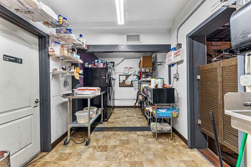 More Photos Of 130 E Goodnight Ave, Aransas Pass Restaurant For Sale