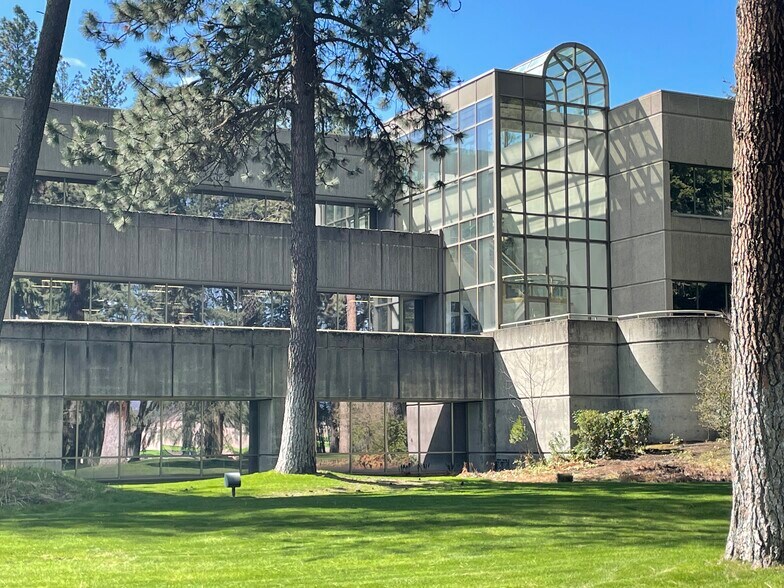 More Photos Of 6500 N Mineral Dr, Coeur d'Alene Office For Sale
