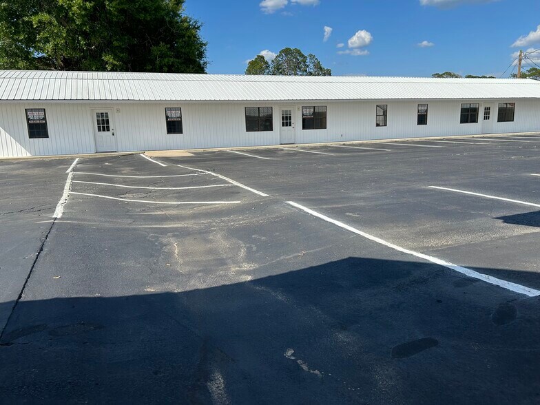 Primary Photo Of 656-659 S Main St, Baxley Office For Lease