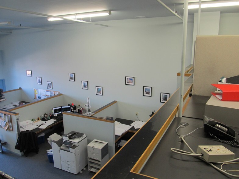 More Photos Of 12150 Charles Dr, Grass Valley Warehouse For Sale