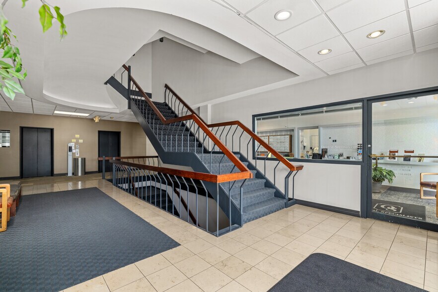 More Photos Of 950 Francis Pl, Clayton Office For Sale