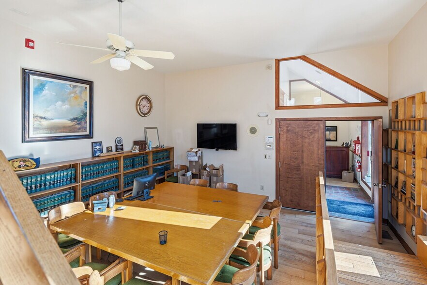 More Photos Of 540-544 Douglas Ave, Providence Office For Sale