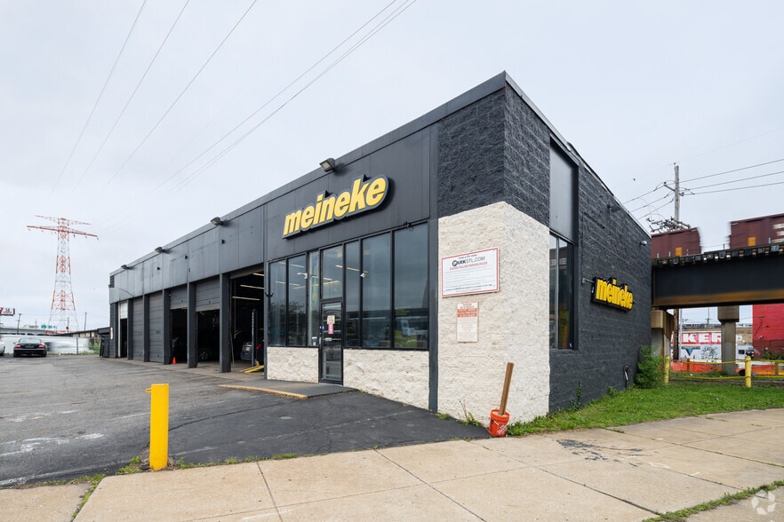 Primary Photo Of 720-728 S 4th St, Saint Louis Auto Repair For Sale