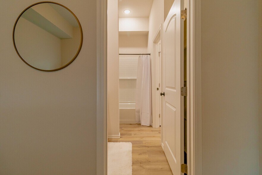 More Photos Of 167 Blue Bird Ln, Mineola Apartments For Sale