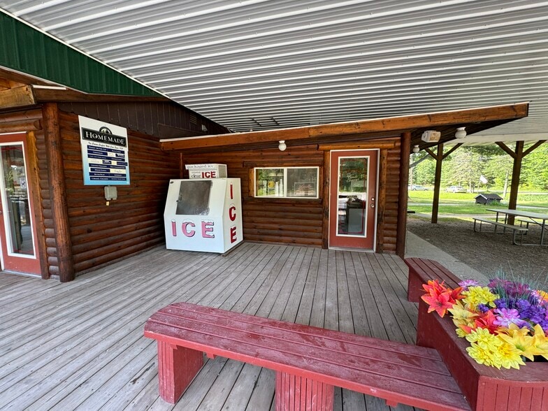 More Photos Of 482 N Sage Lake Rd, Hale Freestanding For Sale