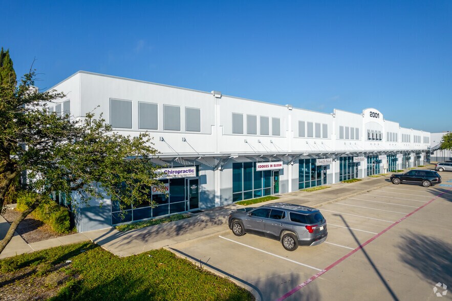 Primary Photo Of 2001 Central Cir, McKinney Light Manufacturing For Lease