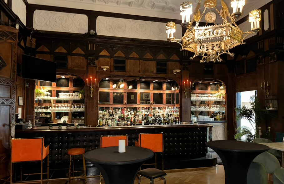 More Photos Of 57 E 55th St, New York Lodge Meeting Hall For Sale