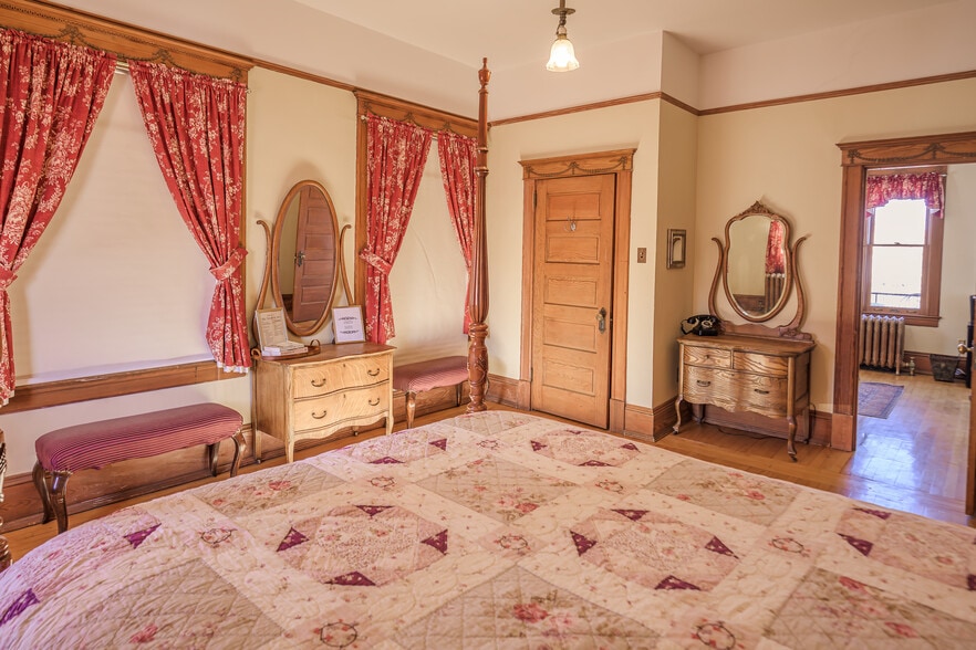 More Photos Of 310 E 2nd St, Trinidad Hospitality For Sale