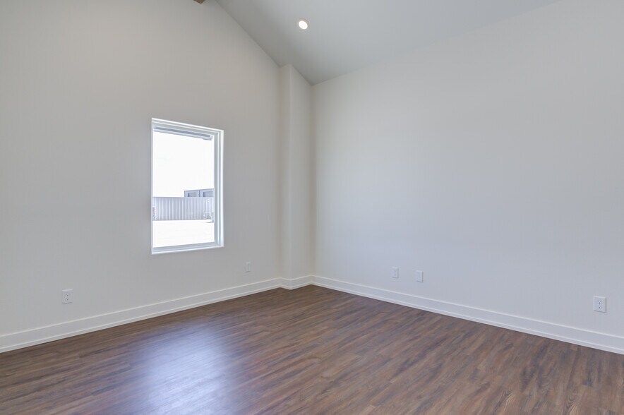 More Photos Of 11418 CR 2220, Lubbock Warehouse For Sale