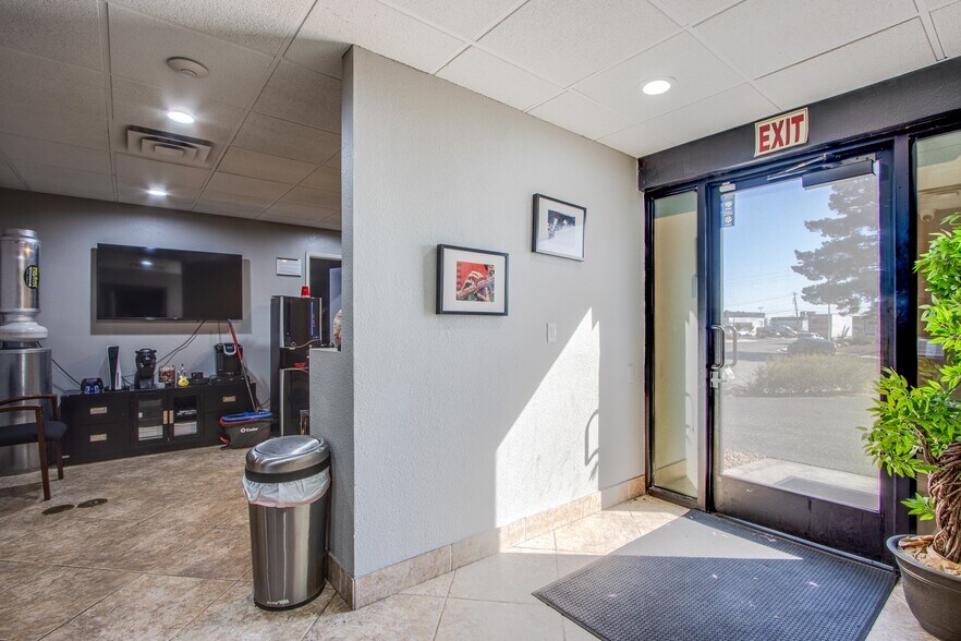 More Photos Of 4251 W Oquendo Rd, Las Vegas Light Distribution For Sale