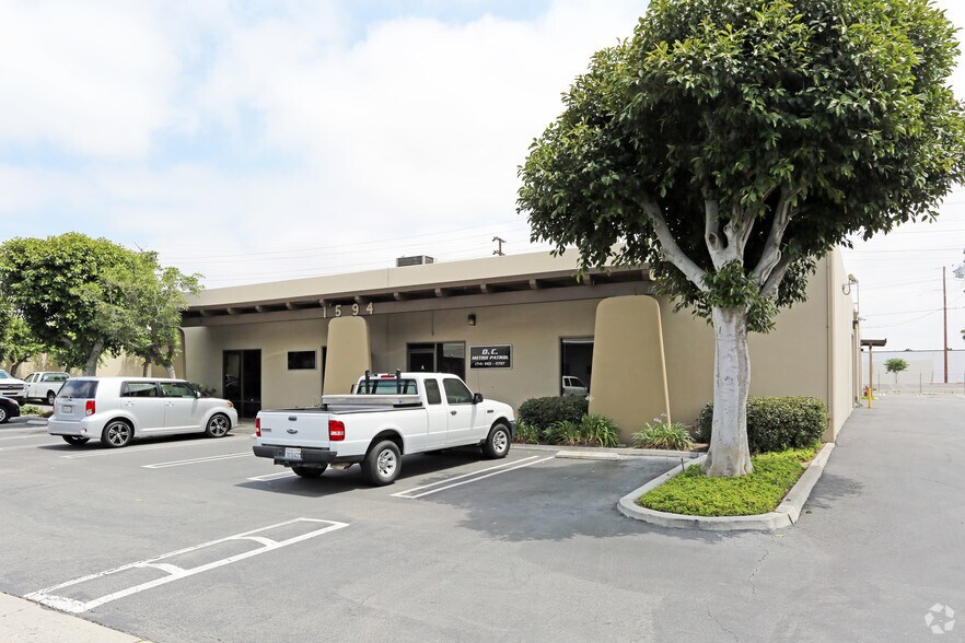 More Photos Of 1594 S Anaheim Blvd, Anaheim Manufacturing For Lease