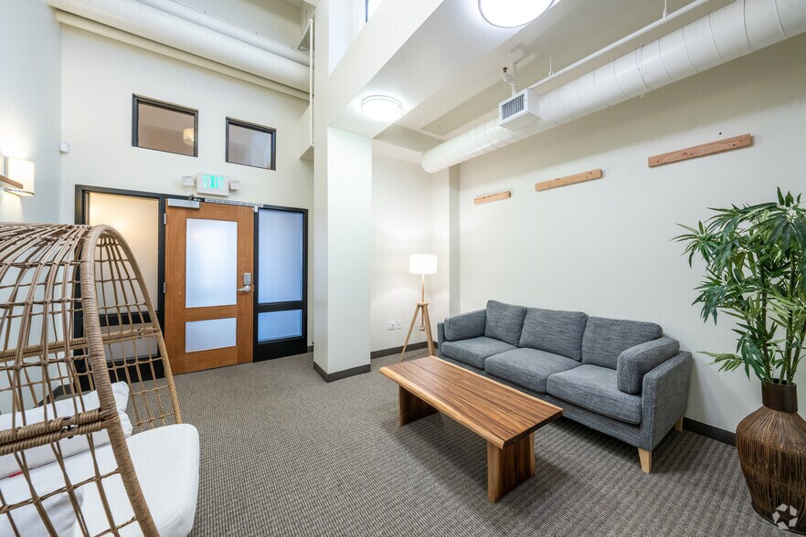 More Photos Of 2130 Center St, Berkeley Storefront Retail Office For Lease