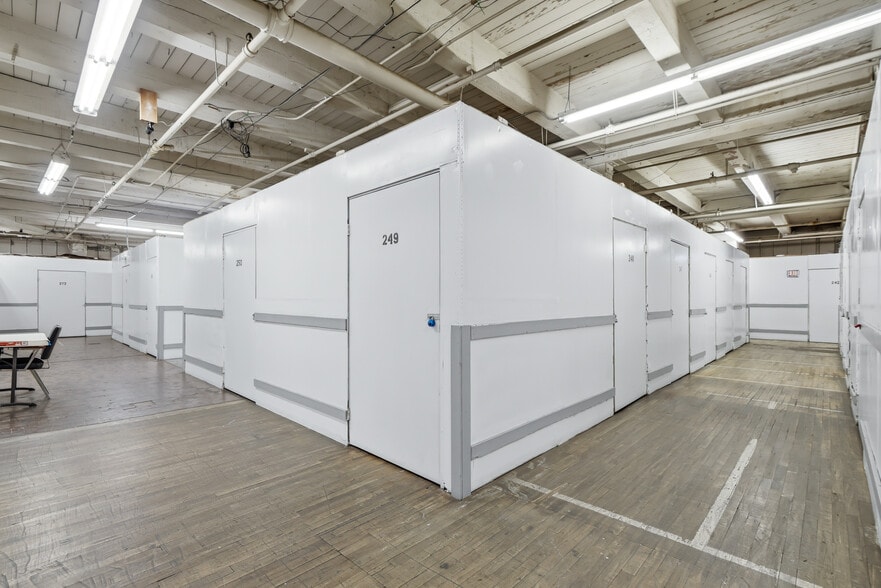 More Photos Of 403 S Raymond Ave, Pasadena Self Storage For Sale