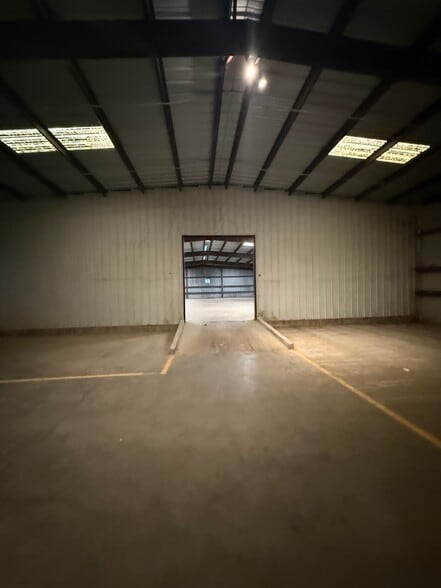 More Photos Of 15046 Grant Rd, Cypress Warehouse For Lease
