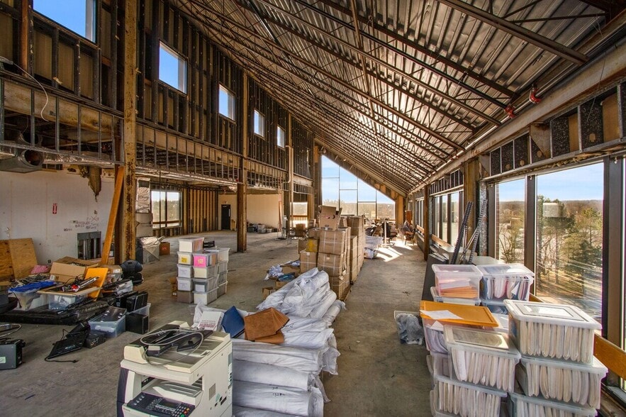 Primary Photo Of 595 Pawtucket Blvd, Lowell Office For Lease