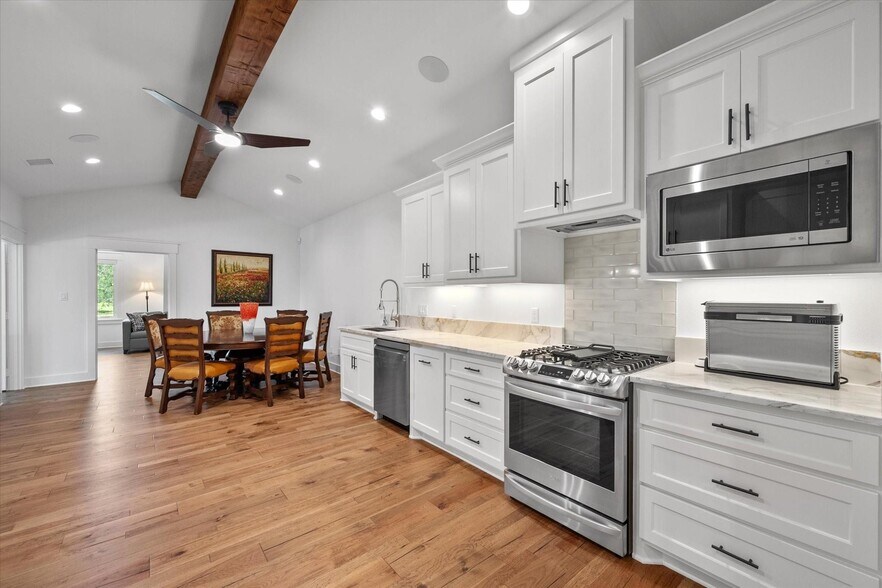 More Photos Of 121 Elm, Kerens Lodge Meeting Hall For Sale