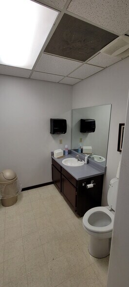 More Photos Of 887 S Orem Blvd, Orem Office For Sale