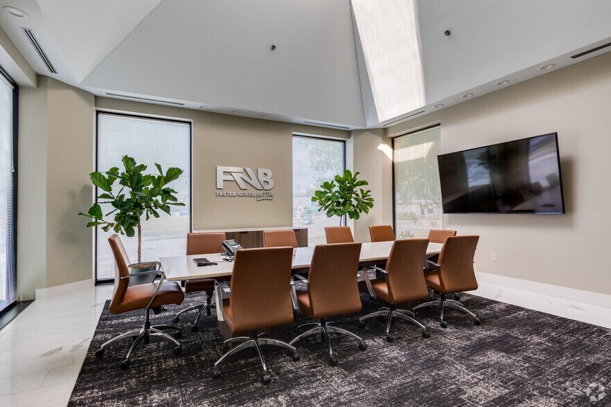 More Photos Of 1717 S Boulder Ave, Tulsa Office For Lease