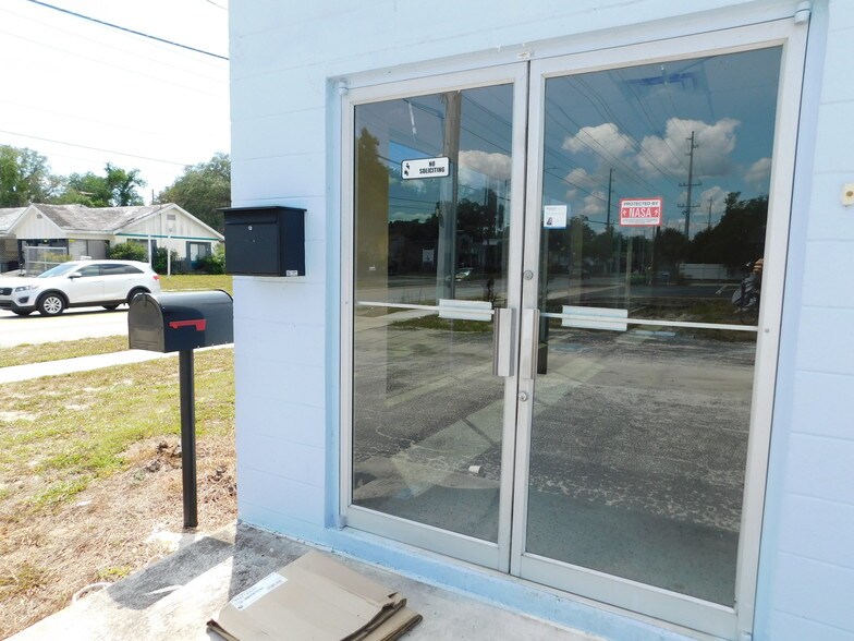 More Photos Of 1512 E Gary Rd, Lakeland Flex For Sale