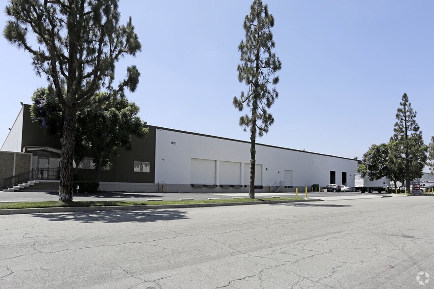 More Photos Of 16111-16121 Canary Ave, La Mirada Warehouse For Lease