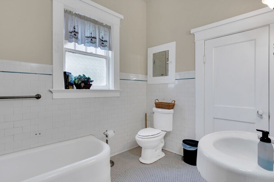 More Photos Of 508 S 9th St, Midlothian Land For Lease